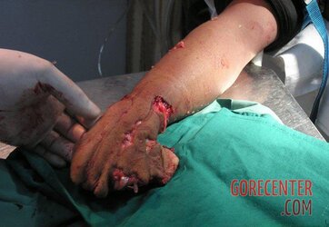 Hand-vs.-meat-grinder-14.jpg