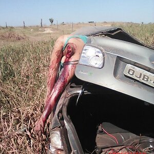 Decapitated-woman-in-car-crash-4.jpg