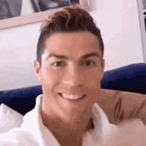 cristiano-ronaldo-drinking.gif