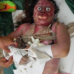 Drowned-and-bloated-Thai-woman-11.jpg