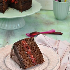 tarta-de-chocolate-y-confitura-de-fresas.jpg