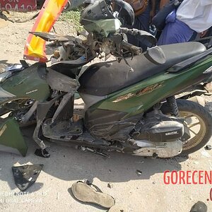 Three-dudes-on-scooter-crashed-into-truck-1.jpeg