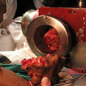 Hand-vs.-meat-grinder-12.jpg