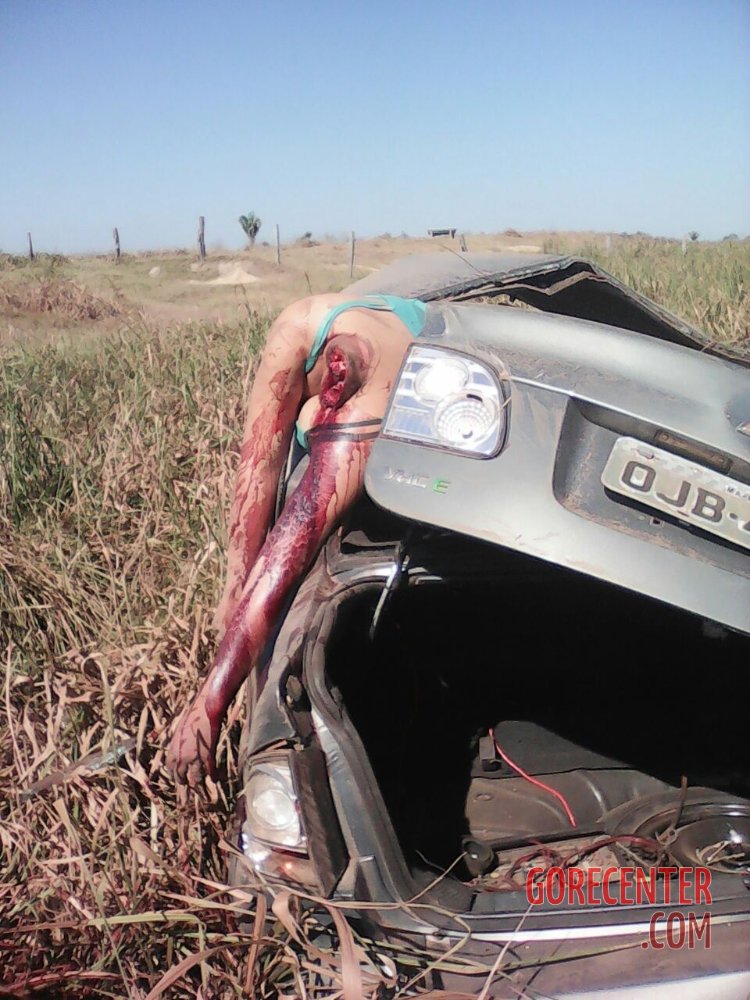 Decapitated-woman-in-car-crash-4.jpg